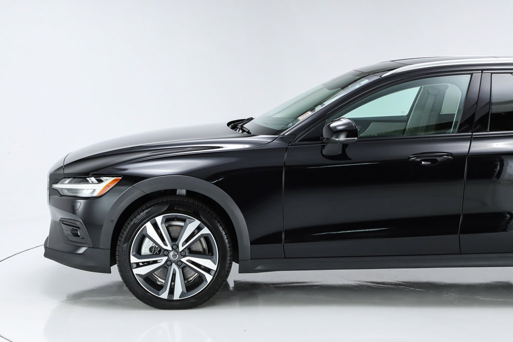 Used 2024 Volvo V60 B5 Cross Country Plus w/ Protection Package Premier AWD/4WD image 46