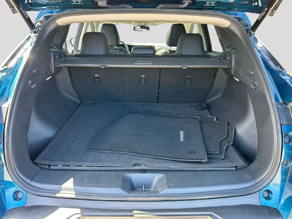 Certified 2025 Nissan Murano SL w/ Cargo Package AWD/4WD image 12