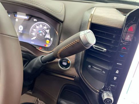 New 2026 RAM 2500 Limited AWD/4WD image 18