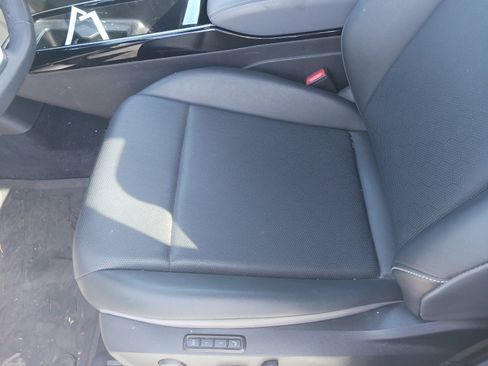 Used 2023 Volkswagen ID.4 Pro S image 5