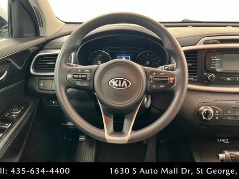Used 2016 Kia Sorento LX image 12