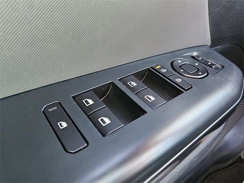 Used 2025 Kia K4 LXS image 30