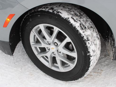 Used 2023 Chevrolet Equinox LT image 18