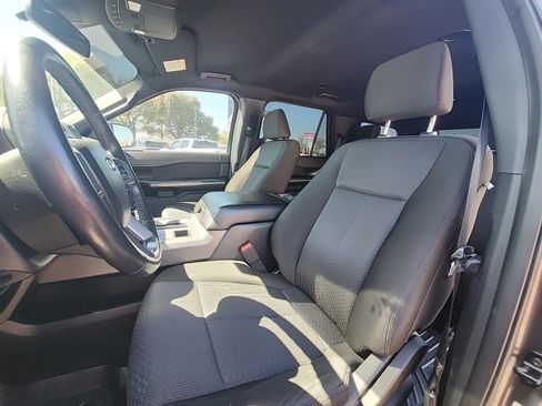 Used 2021 Ford Expedition XLT image 10