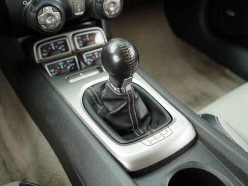 Used 2010 Chevrolet Camaro SS RWD image 35