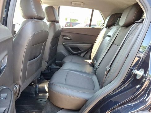 Used 2022 Chevrolet Trax LT w/ Driver Confidence Package AWD/4WD image 10