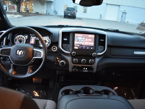 Used 2024 RAM 2500 Big Horn w/ Bed Utility Group image 18