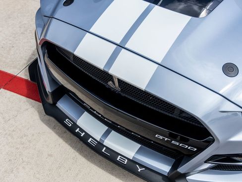Used 2022 Ford Mustang Shelby GT500 w/ Technology Package RWD image 19