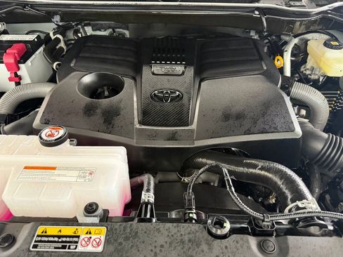 Used 2026 Toyota Tundra SR5 w/ SR5 Convenience Package AWD/4WD image 33