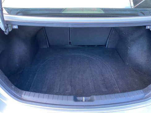 Used 2017 Hyundai Elantra SE FWD image 31