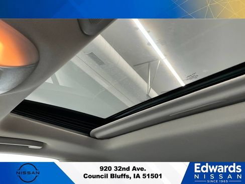 Used 2017 INFINITI QX60 Luxe w/ Premium Plus Package AWD/4WD image 37