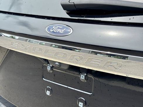 Certified 2023 Ford Explorer XLT AWD/4WD image 15