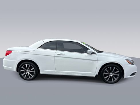 Used 2012 Chrysler 200 S FWD image 2