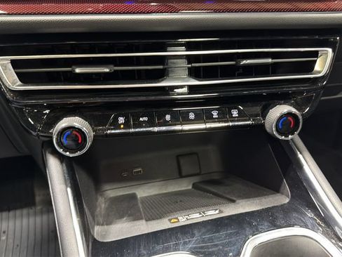 Used 2025 Chevrolet Traverse RS w/ LPO, Floor Liner Package AWD/4WD image 30