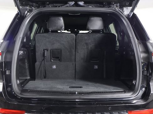 Used 2024 Jeep Grand Cherokee L Limited w/ Luxury Tech Group II image 23