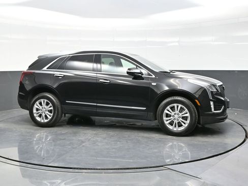 Certified 2025 Cadillac XT5 Luxury w/ LPO, Floor Liner Package AWD/4WD image 8