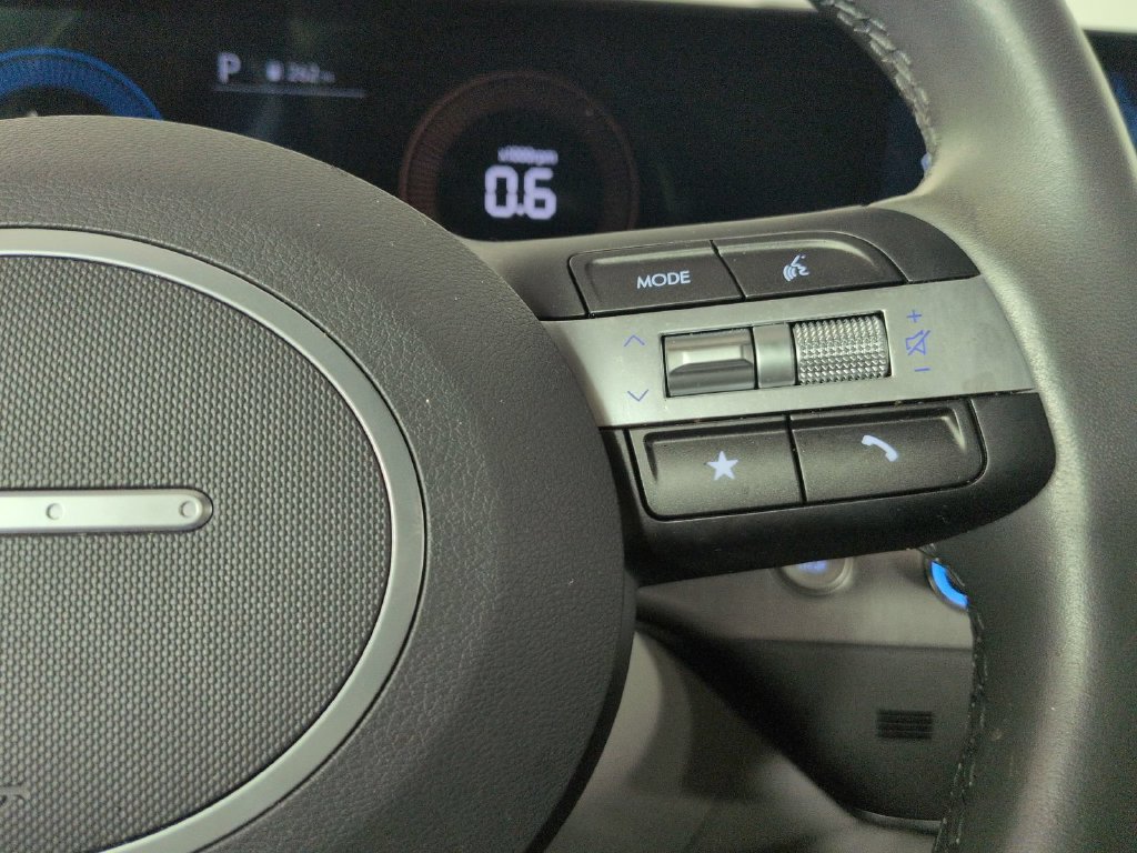 Used 2024 Hyundai Kona SEL FWD image 41