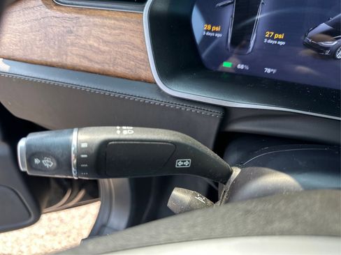 Used 2020 Tesla Model X Long Range image 17