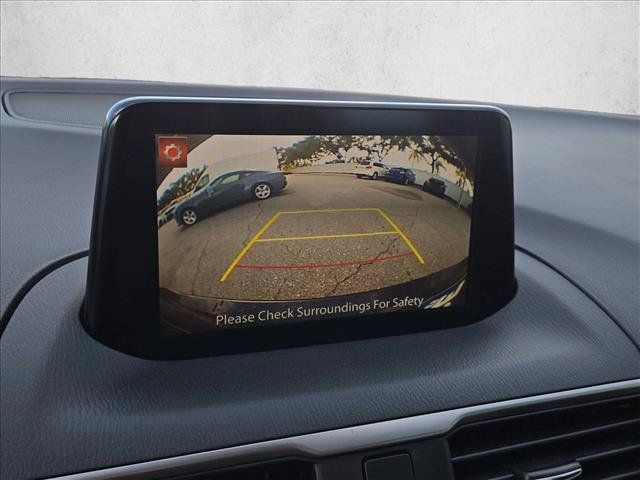 Used 2018 MAZDA MAZDA3 Touring FWD image 13