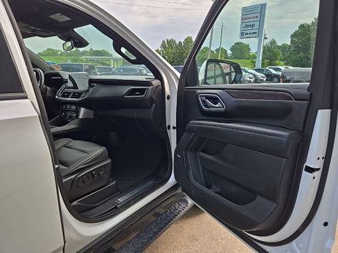 Used 2023 Chevrolet Suburban Z71 w/ Luxury Package AWD/4WD image 76