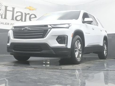 Used 2023 Chevrolet Traverse LT FWD image 4