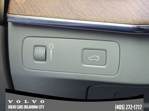 Certified 2022 Volvo XC90 T5 Momentum w/ Advanced Package image 21