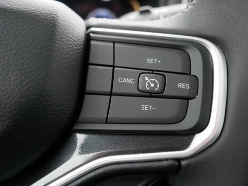 Certified 2024 Jeep Wagoneer 4WD w/ Premium Group I image 29