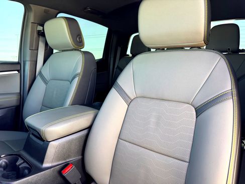 Used 2026 Chevrolet Colorado ZR2 w/ Technology Package image 12