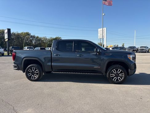Used 2022 GMC Sierra 1500 AT4 w/ AT4 Premium Package image 2