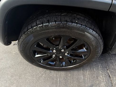 Used 2019 Jeep Grand Cherokee Limited w/ Luxury Group II image 23