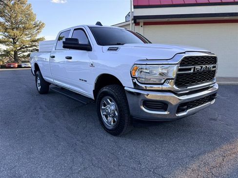 Used 2022 RAM 2500 Tradesman w/ Chrome Appearance Group AWD/4WD image 3