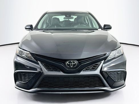 Used 2023 Toyota Camry SE FWD image 2
