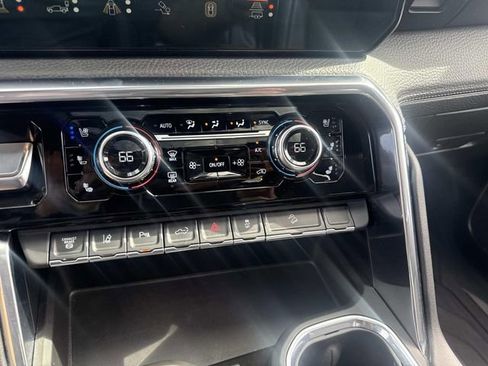 Used 2024 GMC Sierra 2500 Denali w/ Technology Package image 26