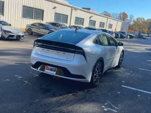 New 2026 Toyota Prius Plug-In Hybrid image 8