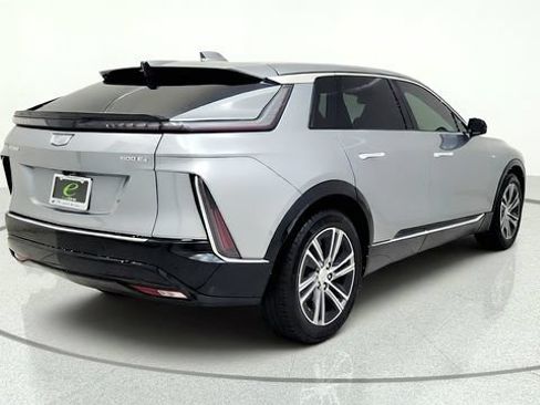 Used 2024 Cadillac Lyriq Luxury AWD/4WD image 8