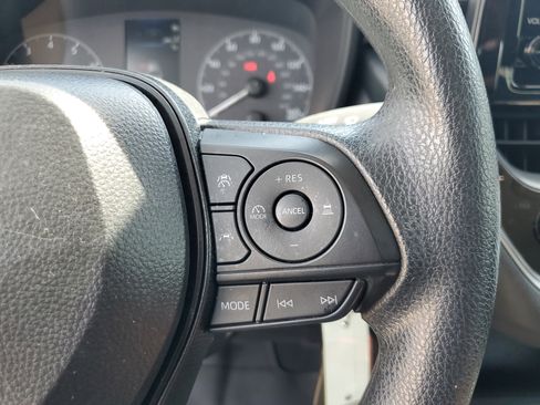 Used 2025 Toyota Corolla LE image 27