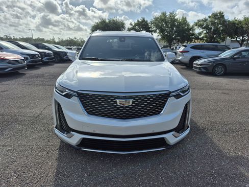 Used 2020 Cadillac XT6 Premium Luxury FWD image 2
