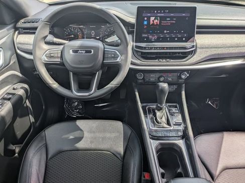 Used 2024 Jeep Compass Latitude AWD/4WD image 27
