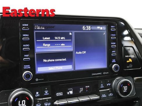 Used 2022 Toyota Highlander LE AWD/4WD image 18
