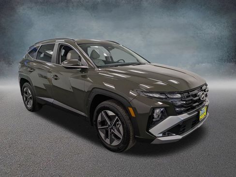 Certified 2025 Hyundai Tucson SEL AWD/4WD image 3