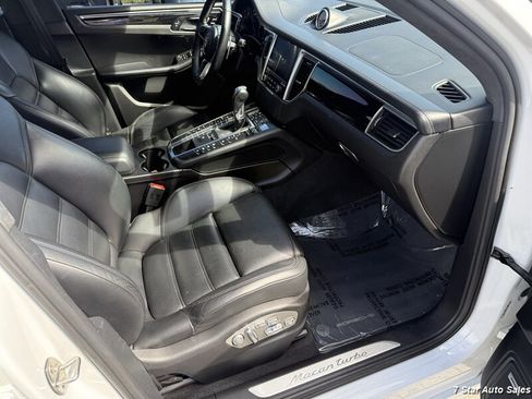 Used 2017 Porsche Macan Turbo AWD/4WD image 15