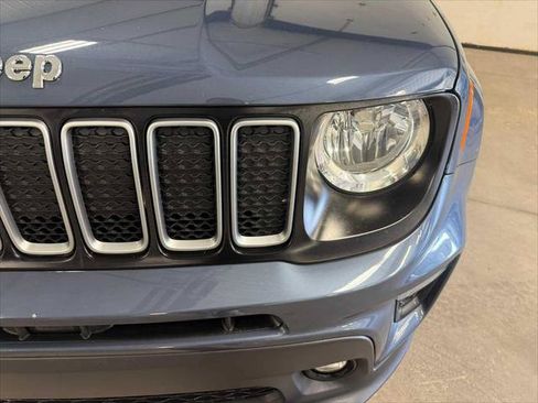 Certified 2022 Jeep Renegade Latitude w/ Convenience Group AWD/4WD image 5
