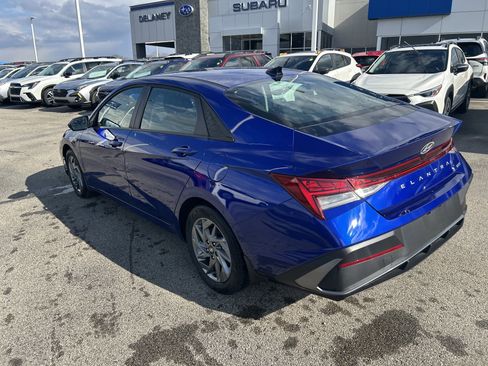 Used 2025 Hyundai Elantra Blue image 13