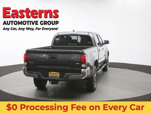 Used 2020 Toyota Tacoma SR5 AWD/4WD image 39