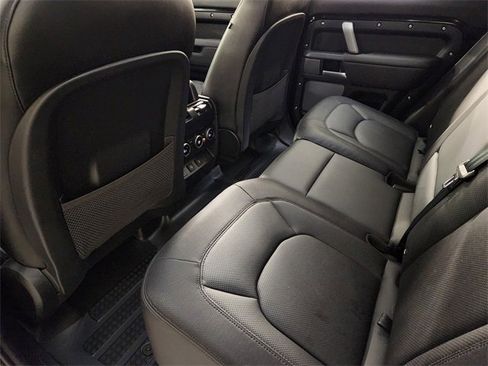 Used 2024 Land Rover Defender 110 X-Dynamic SE image 29