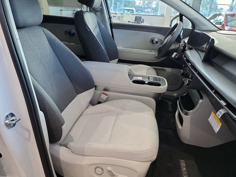 New 2026 Hyundai Ioniq 9 SE AWD/4WD image 12