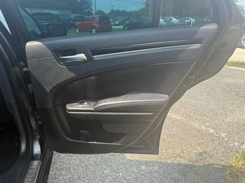 Used 2019 Chrysler 300 S RWD image 34