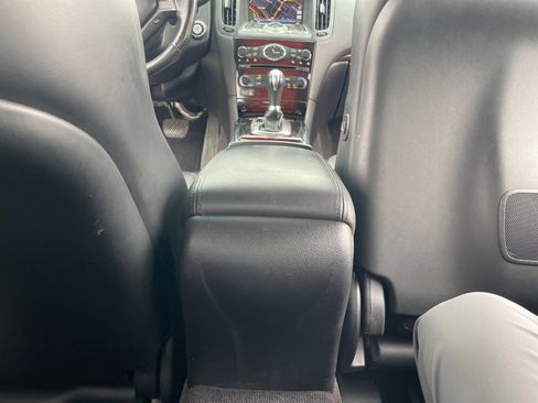 Used 2013 INFINITI G37 Sport w/ Premium Pkg image 32