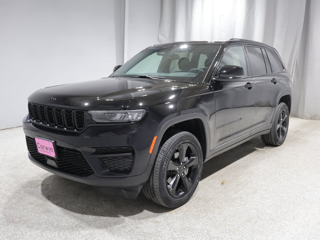 Used 2023 Jeep Grand Cherokee Altitude AWD/4WD image 6
