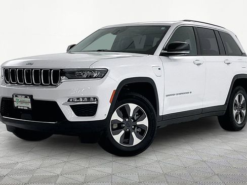 Used 2022 Jeep Grand Cherokee Limited 4xe w/ Luxury Tech Group II image 3